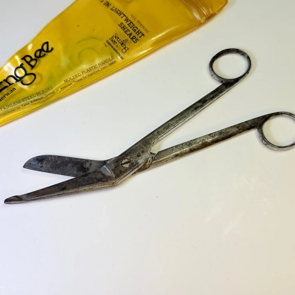 Vintage Sewing Bee Talon American 8.5 Inch Lightweight Shears Scissors Pouch